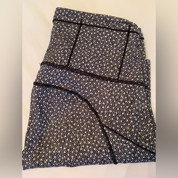 Lululemon Leggings - Picture 2 of 4